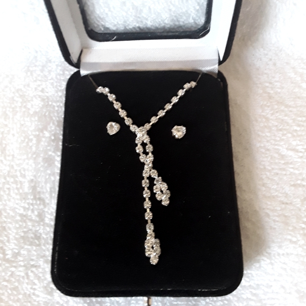 Vintage/Silver And Diamond Crystal Necklace And Earring Set/in Black Clasp Box